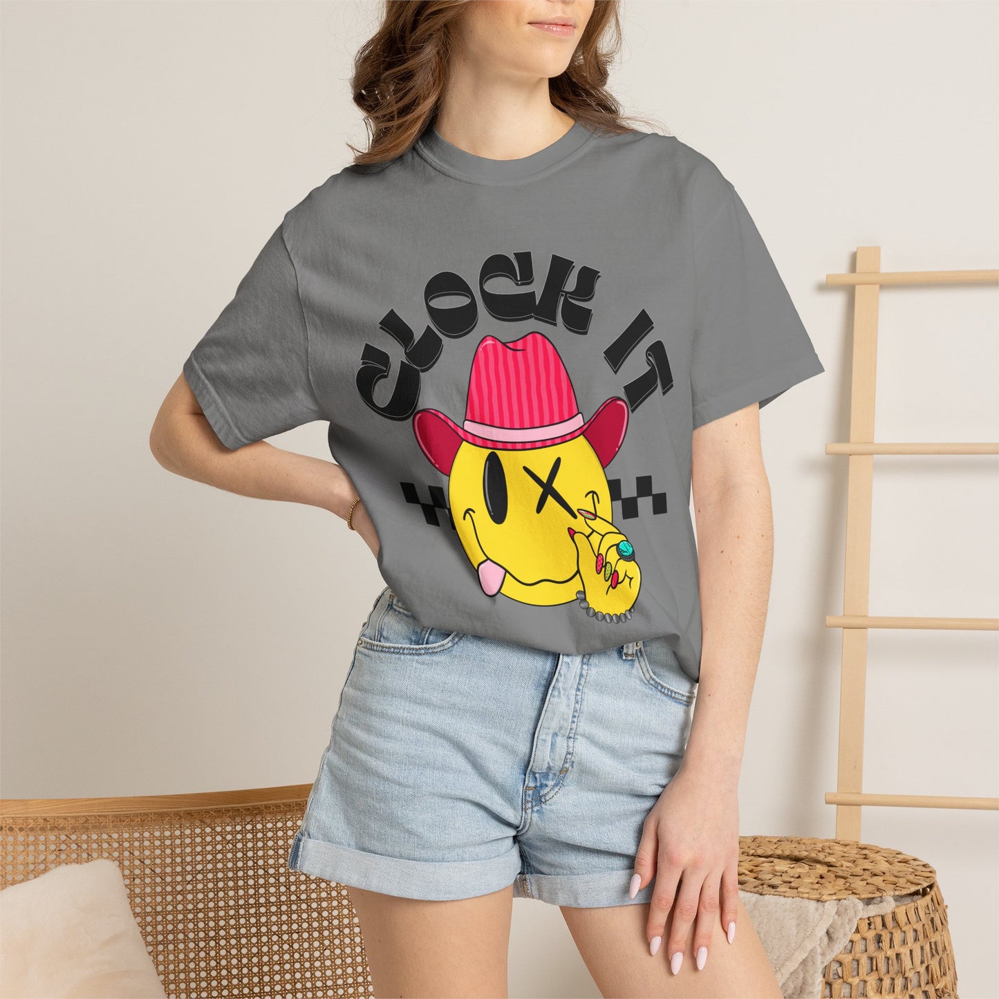 Clock It Graphic Tee for Casual Vibes