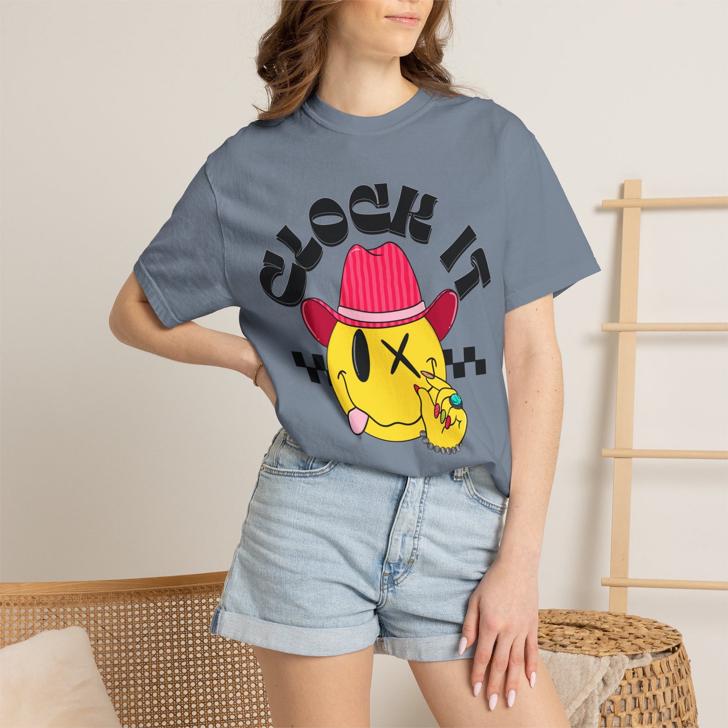 Clock It Graphic Tee for Casual Vibes