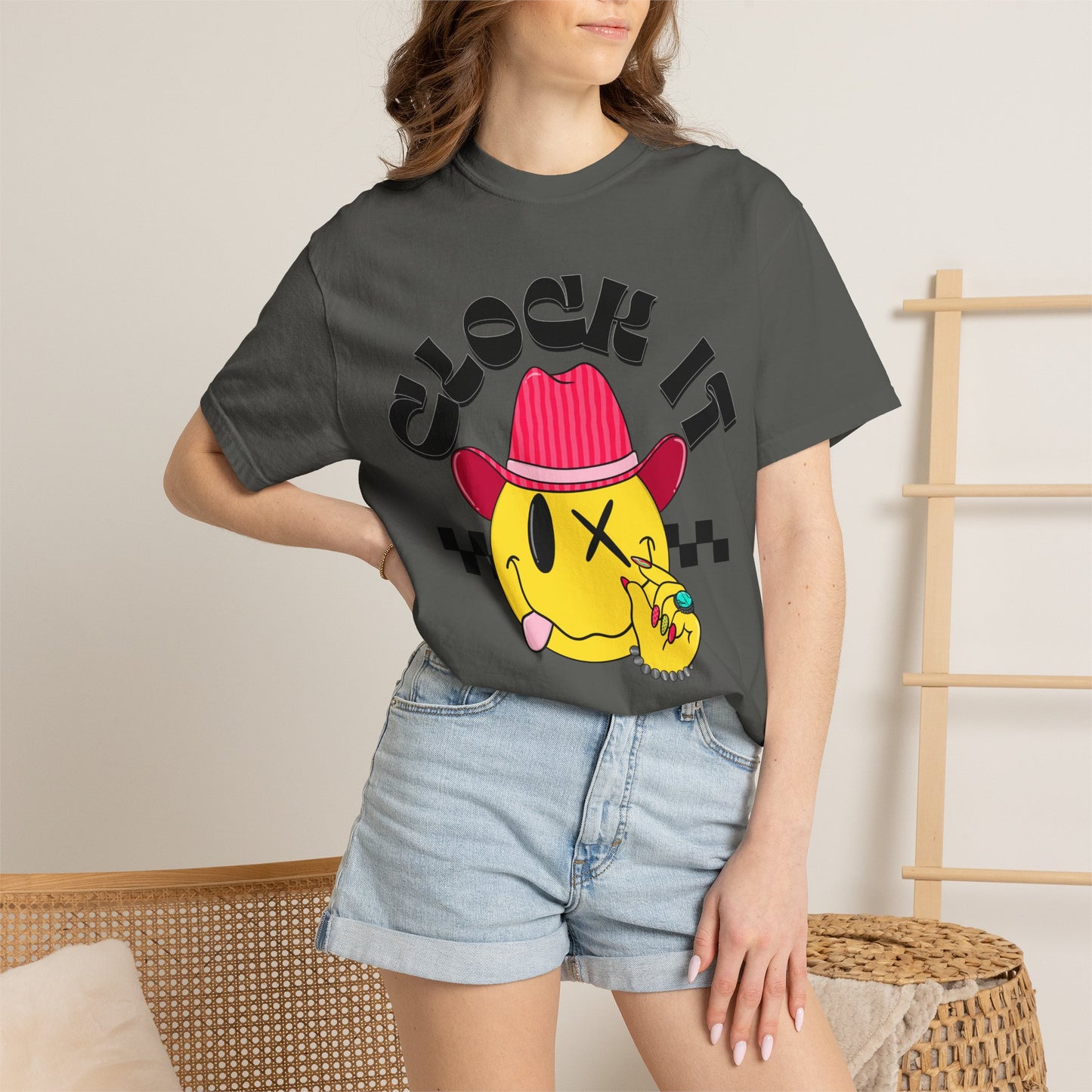 Clock It Graphic Tee for Casual Vibes