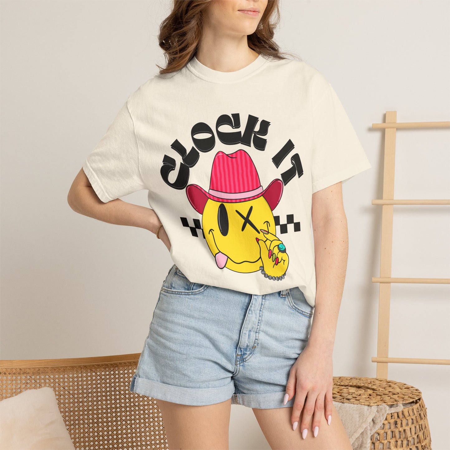 Clock It Graphic Tee for Casual Vibes