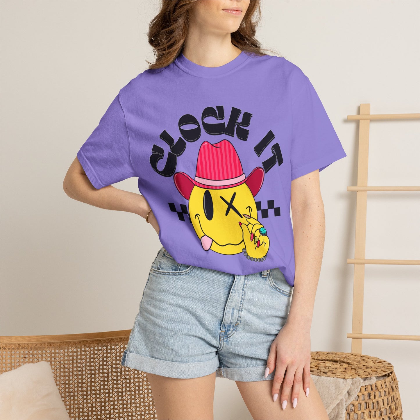 Clock It Graphic Tee for Casual Vibes